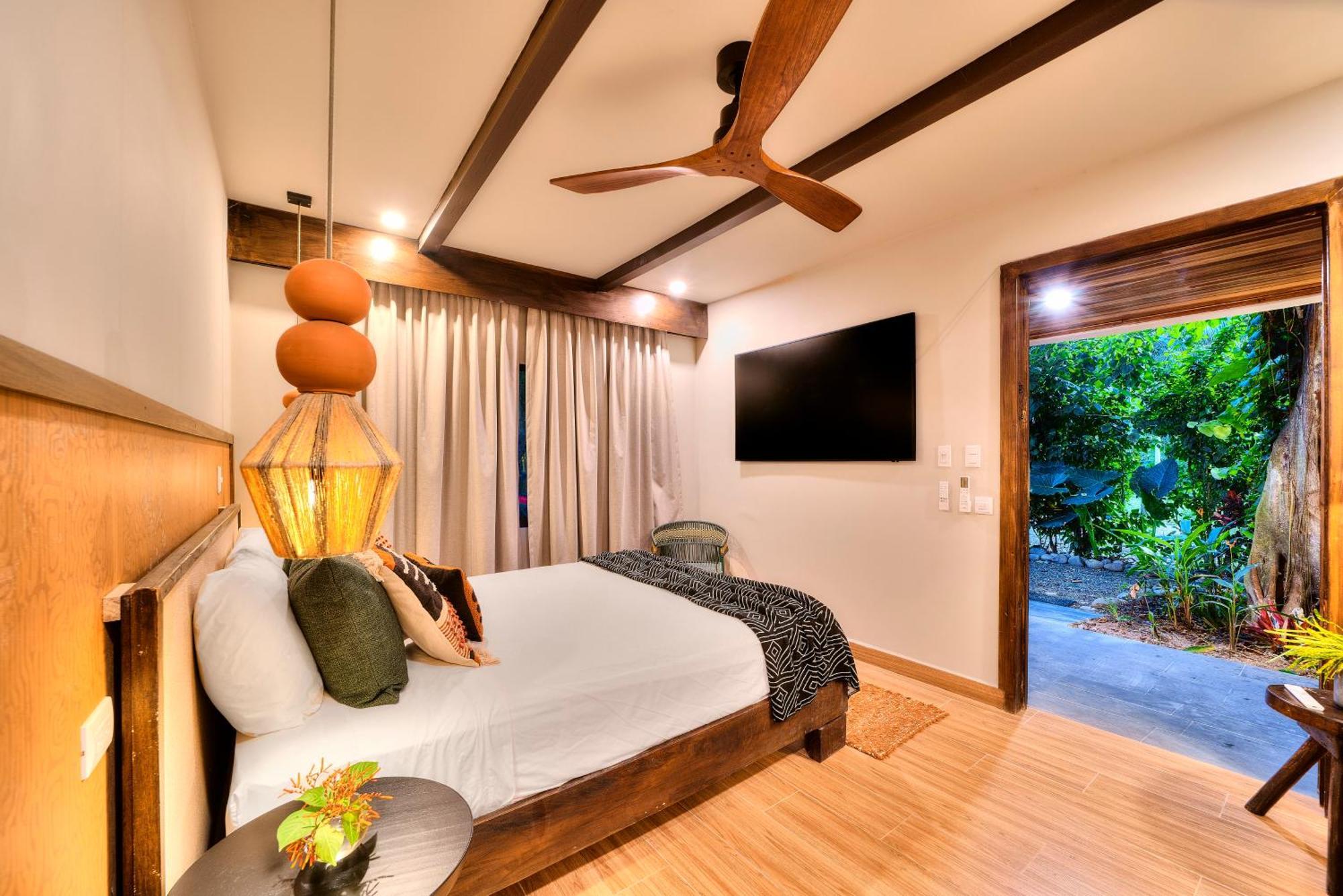 Conga Boutique Hotel Puerto Viejo de Talamanca Luaran gambar